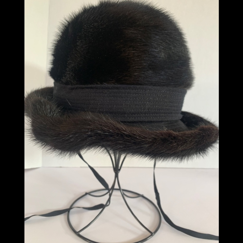 Vintage Strawbridge & Clothier fur hat.